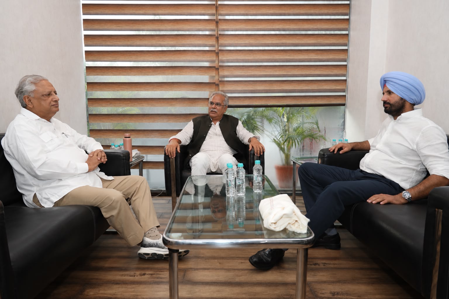 Shri Bhupesh Baghel, Punjab Congress In-charge, met with senior party leaders at Punjab Congress Bhawan, Chandigarh, to discuss organizational strengthening and preparations for the 2027 Punjab Assembly Elections. Image