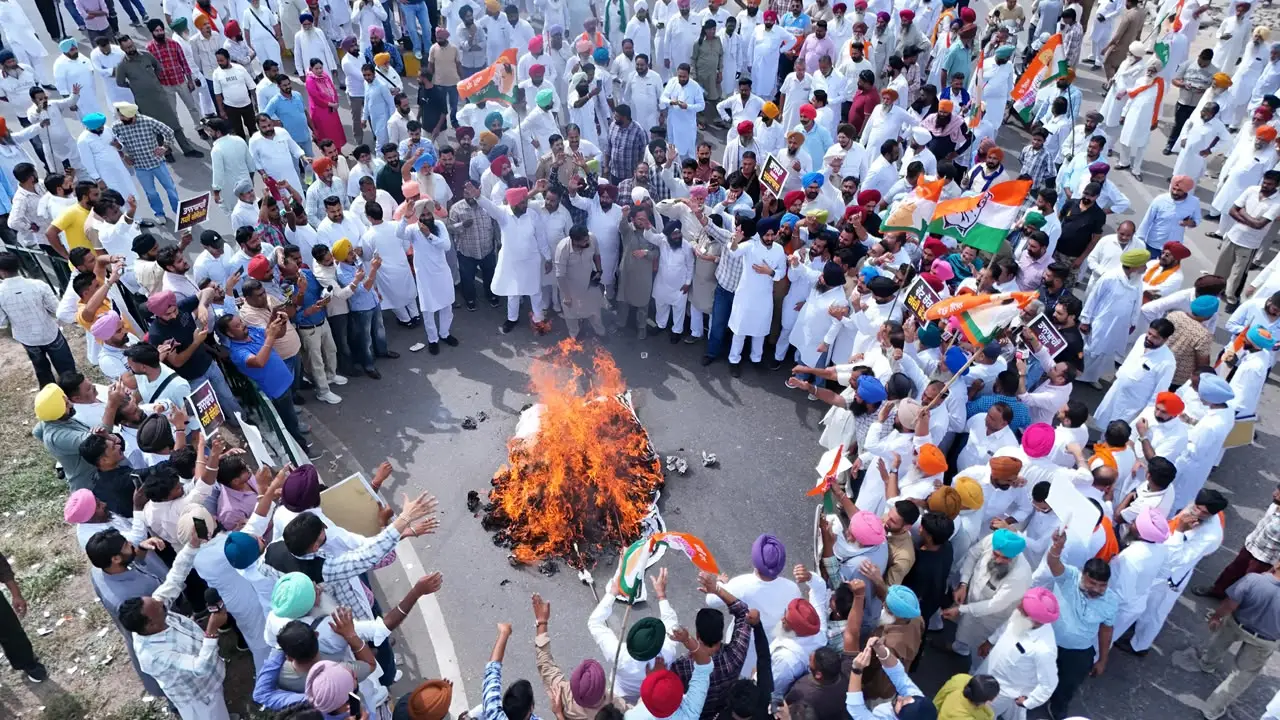 Raja Warring Leads Congress Protest in Ferozepur Demanding Removal and Arrest of CEC Gyanesh Kumar Image