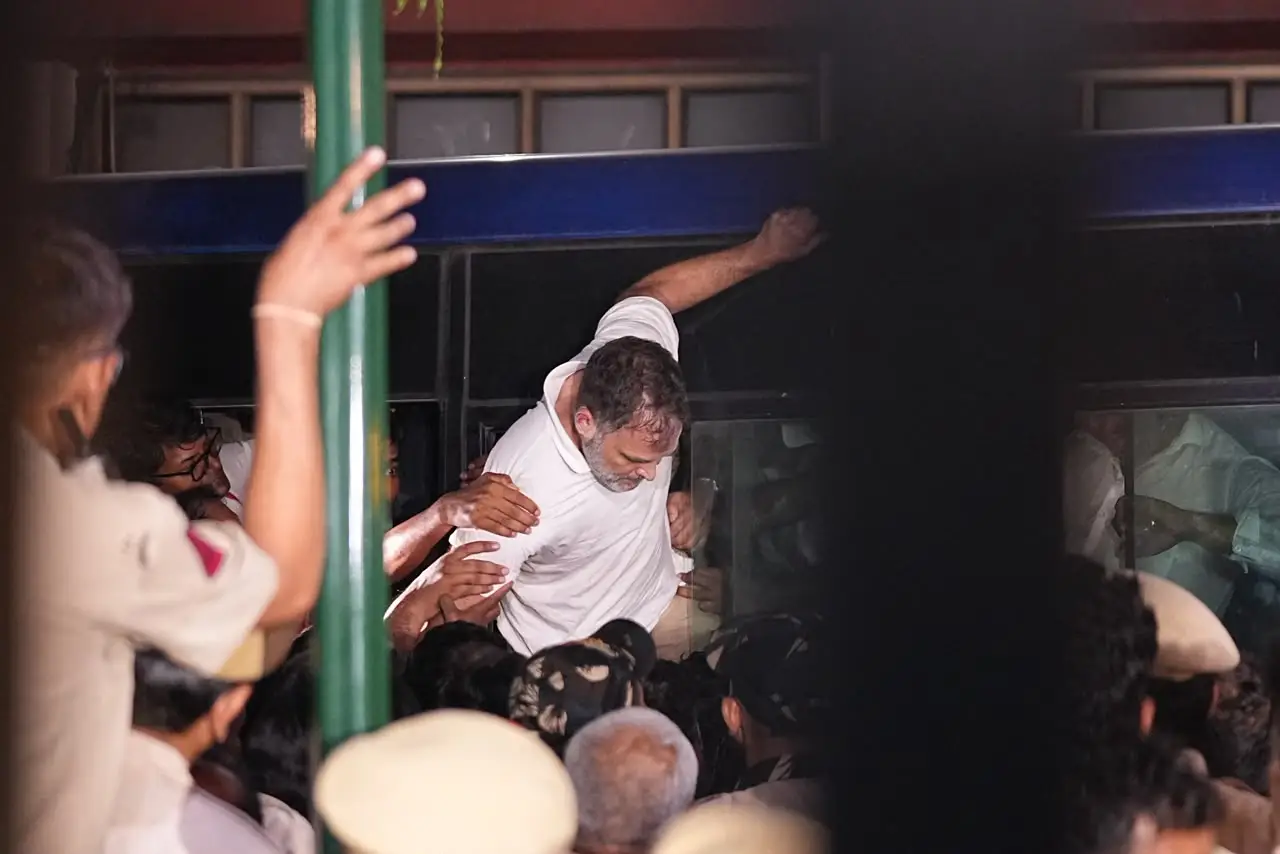 Raja Warring Joins Rahul Gandhi, Priyanka Gandhi in Vote Chori Protest in Delhi: Photos of the March, Detentions and Sit-In Image