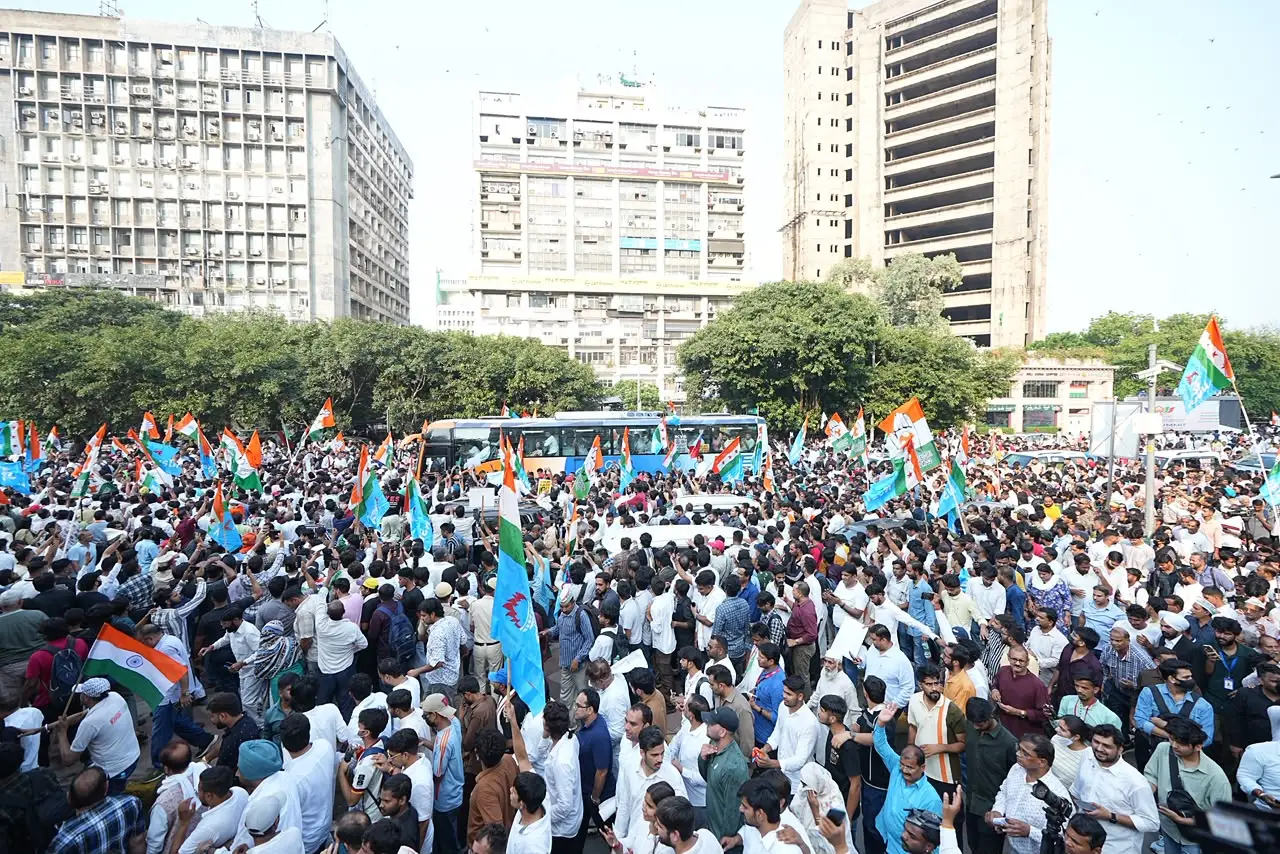 congress-march-crowd-wide-view-supreme-court-march