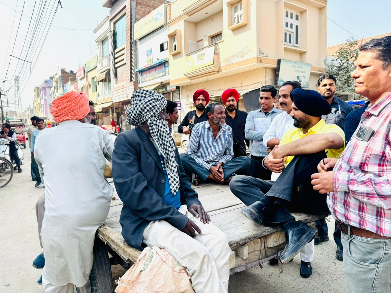 Understanding Community Challenges: Raja Warring's Ground-Level Interactions with Residents Image
