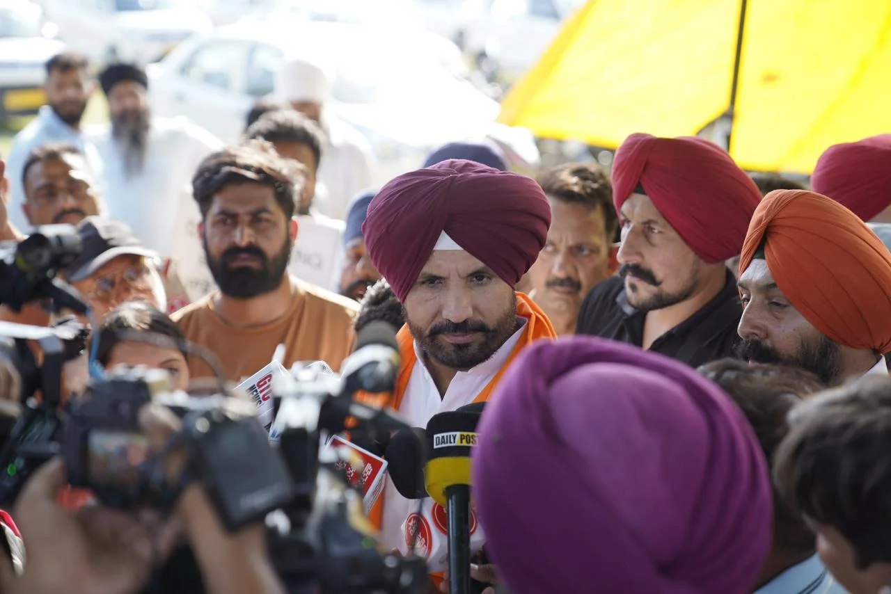Raja Warring Addressing App-Based Cab Drivers During Their Protest in Chandigarh Image