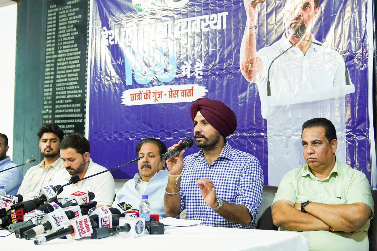 Raja Warring Joins Congress Leaders Ahead of 'Chhatron Ki Goonj' Campaign Announcement Image
