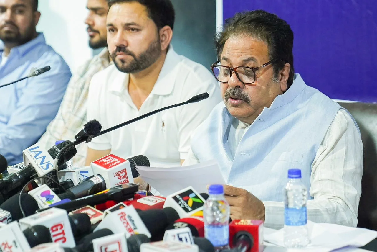 Raja Warring Joins Congress Leaders Ahead of 'Chhatron Ki Goonj' Campaign Announcement Image