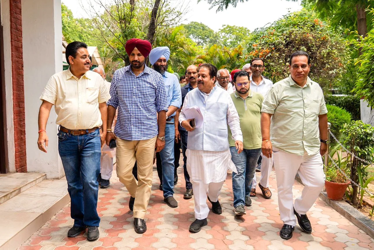 Raja Warring Joins Congress Leaders Ahead of 'Chhatron Ki Goonj' Campaign Announcement Image