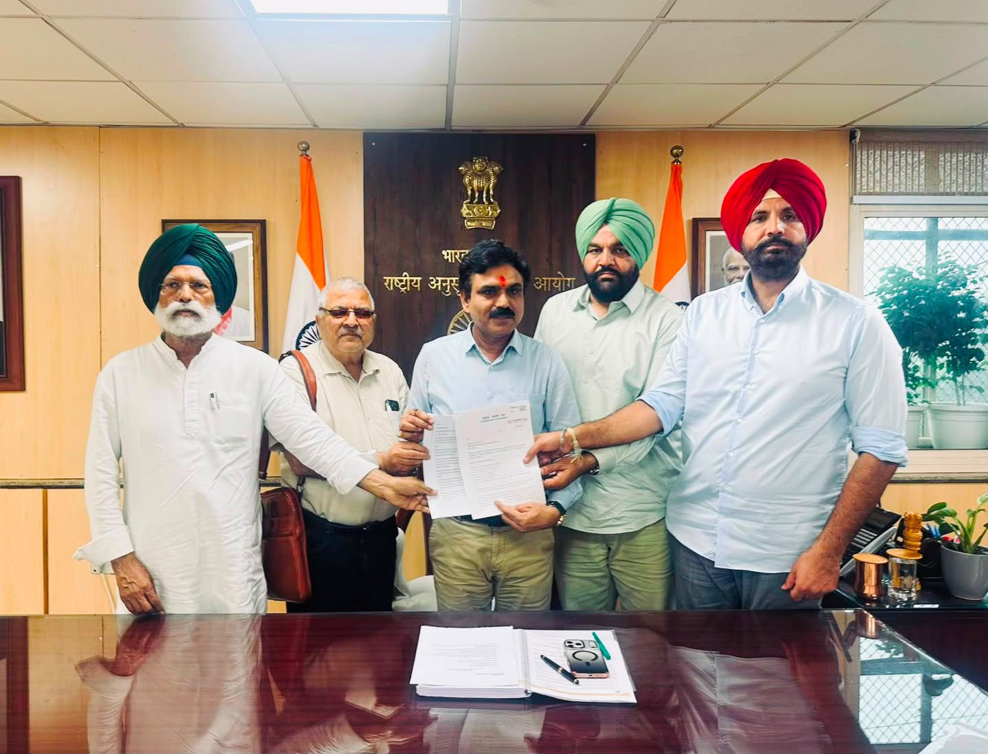 Punjab Congress President Raja Warring Leads Congress MPs to NCSC, Seeks Probe Into Police Action Against Dalit Sanitation Workers in Barnala